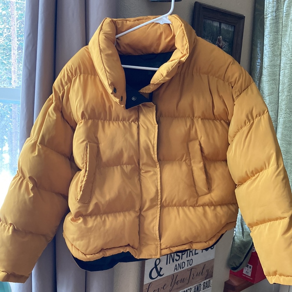 Kendall & Kylie Crop Puffer - Picture 10 of 10